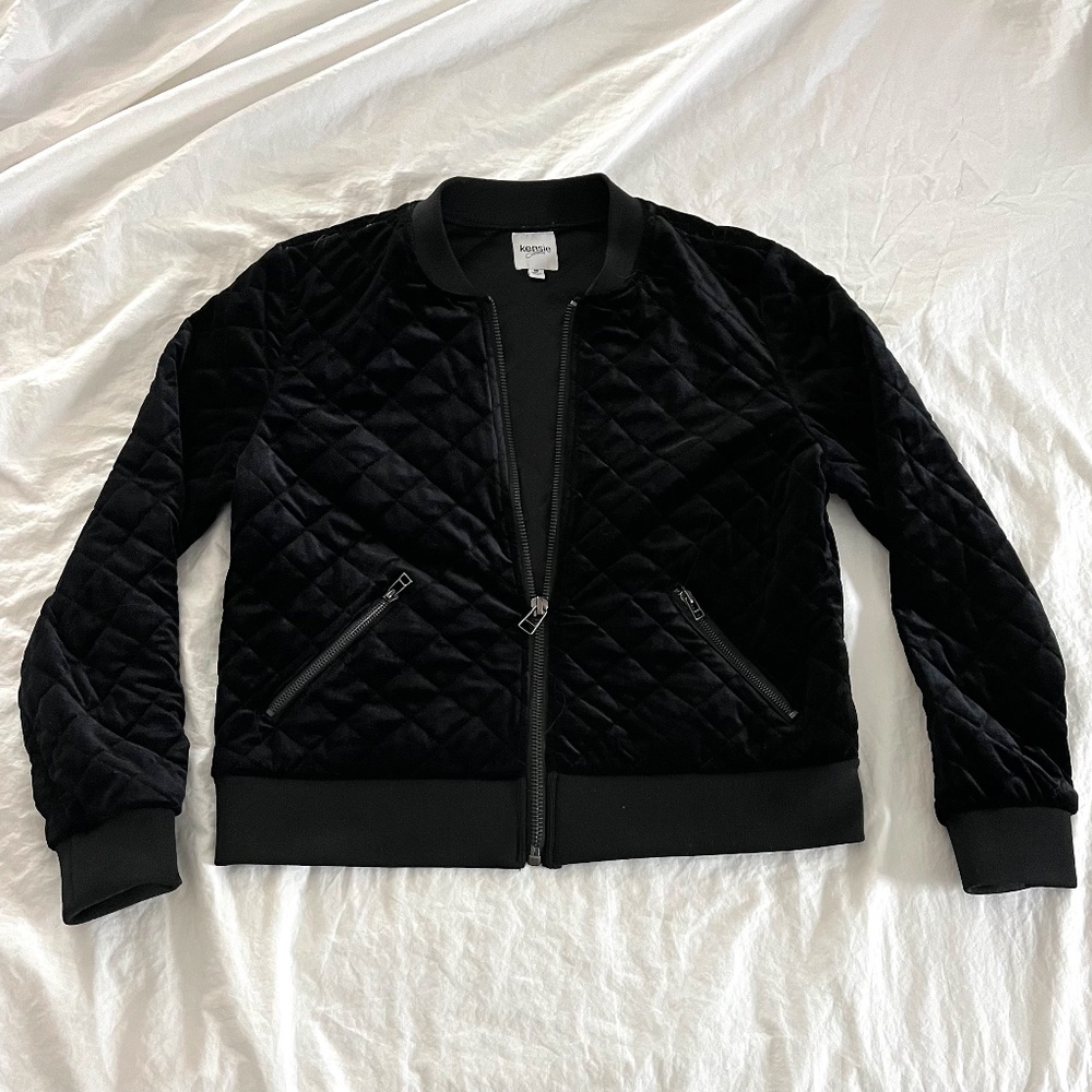 Black Kensie Jeans quilted jacket with front zipper Med.